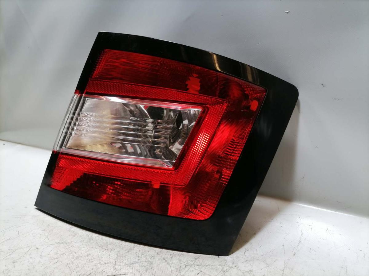 Skoda Fabia 3 original R&uuml;cklicht R&uuml;ckleuchte Schlussleuchte rechts Flie&szlig;heck Bj.2015